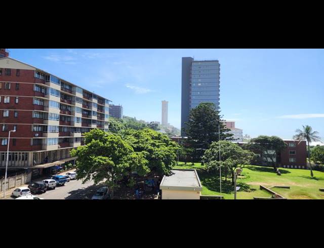 2 BEDROOM APARTMENT FOR SALE IN AMANZIMTOTI